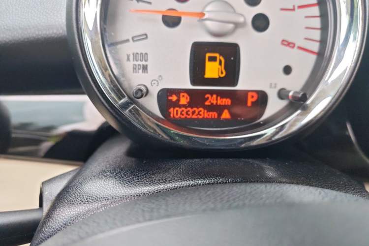 Used MINI 2011 1.6T COOPER S Odometer Close Up