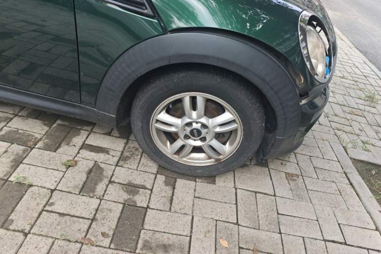 Used MINI 2011 1.6L ONE Right Front Wheel Hub