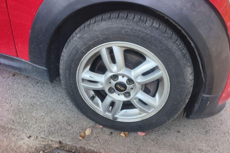 Used MINI 2011 1.6L ONE Right Front Wheel Hub