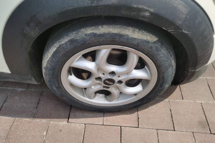 Used MINI 2011 1.6L COOPER Fun Right Front Wheel Hub