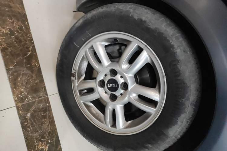 Used MINI 2011 1.6L ONE Left Front Wheel Hub