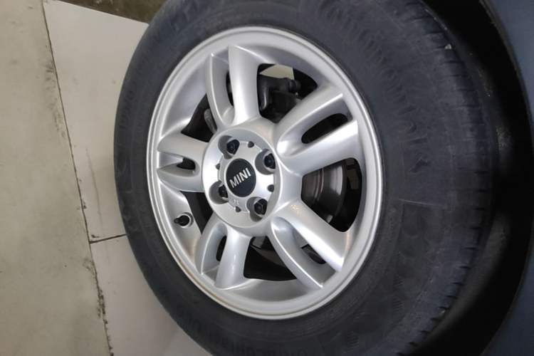 Used MINI 2011 1.6L ONE Right Rear Wheel Hub
