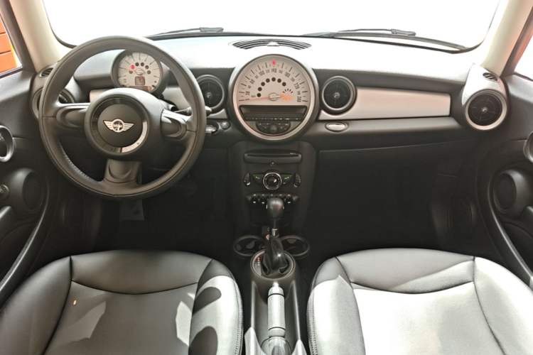 Used MINI 2011 1.6L ONE Center Console