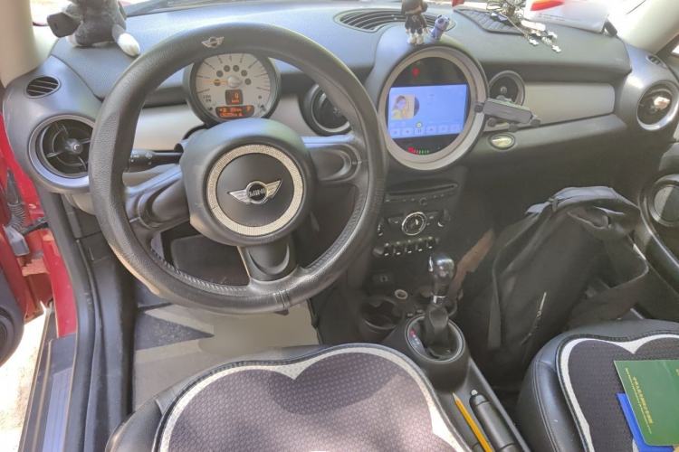 Used MINI 2011 1.6L ONE Center Console
