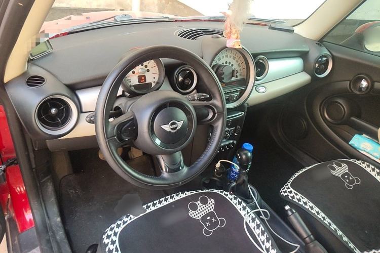 Used MINI 2011 1.6L ONE Center Console