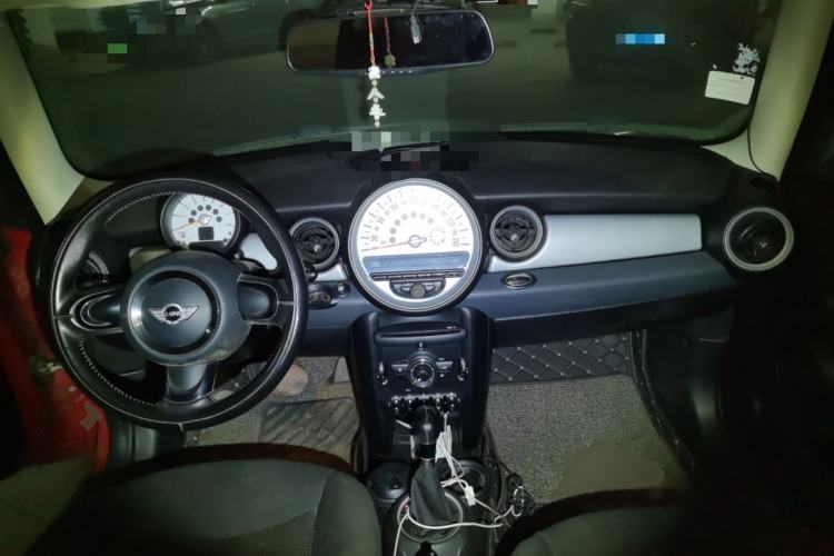 Used MINI 2011 1.6L ONE Center Console