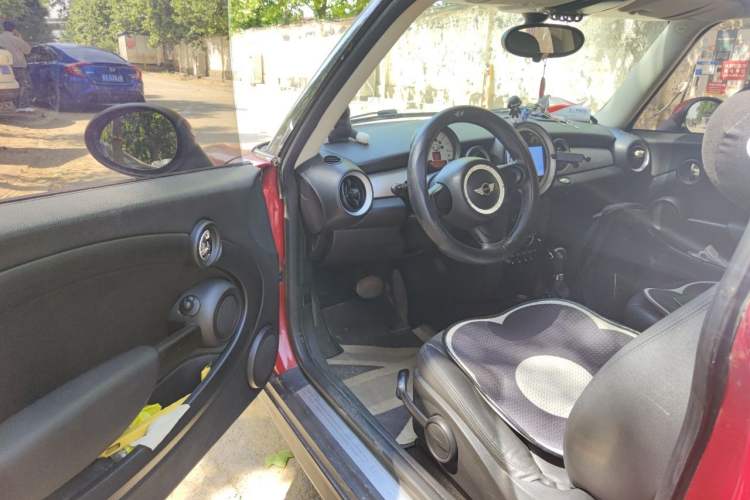 Used MINI 2011 1.6L ONE Driver Seat