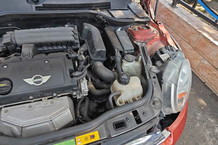Used MINI 2011 1.6L COOPER Fun Engine Bay Left