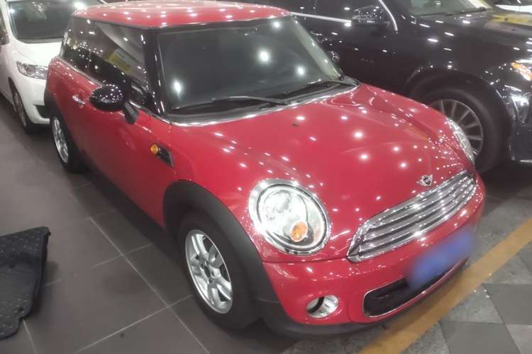 Used MINI 2011 1.6L ONE Front Right 45 Deg