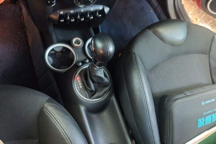 Used MINI 2011 1.6L COOPER Fun Gear Lever