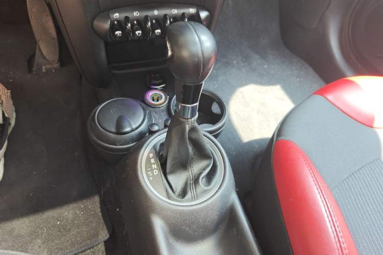 Used MINI 2011 1.6L COOPER Fun Gear Lever