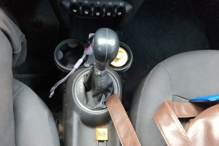 Used MINI 2011 1.6L ONE Gear Lever