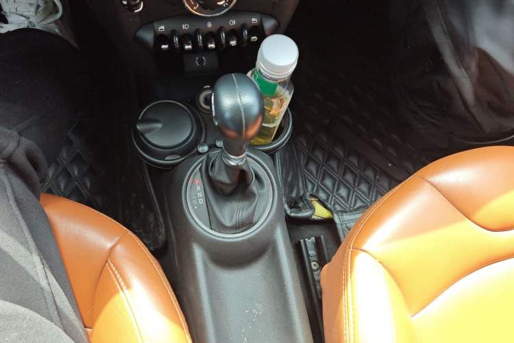 Used MINI 2011 1.6L COOPER Fun Gear Lever