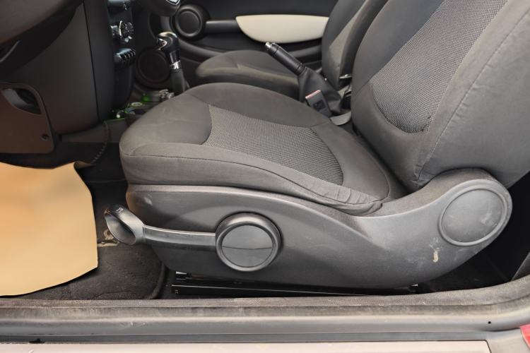 Used MINI 2011 1.6L ONE Interior 10