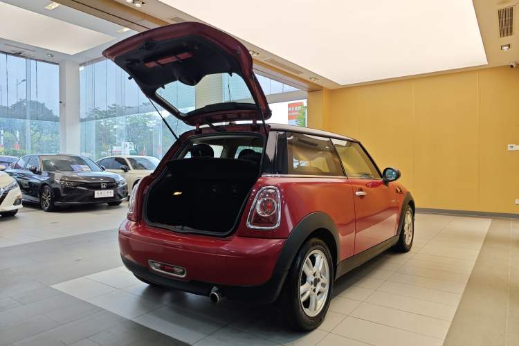 Used MINI 2011 1.6L ONE Interior 11