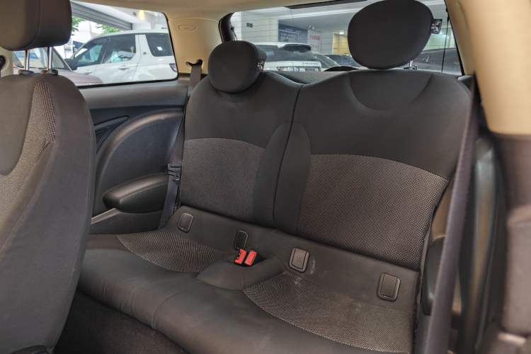 Used MINI 2011 1.6L ONE Interior 4