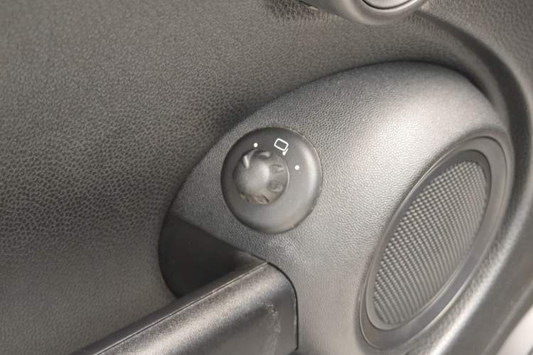 Used MINI 2011 1.6L ONE Interior 7