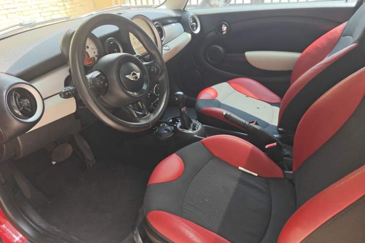 Used MINI 2011 1.6L COOPER Fun Left Front Seat