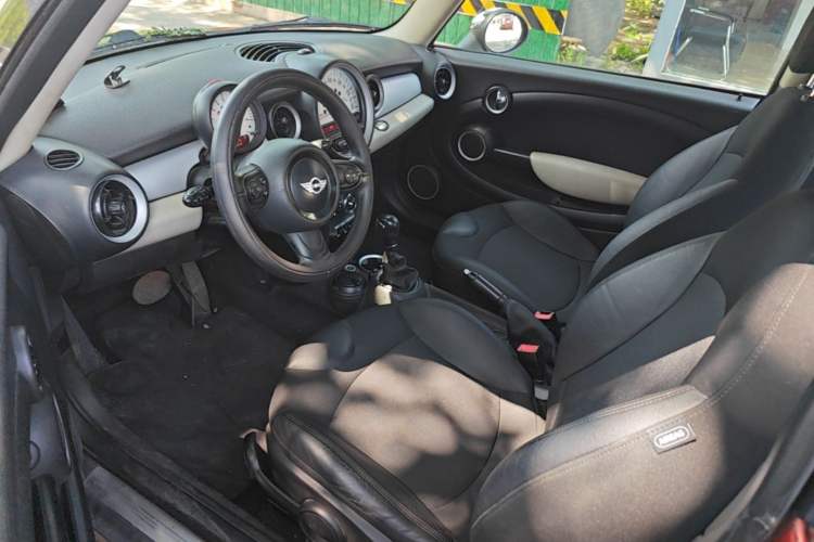 Used MINI 2011 1.6L COOPER Fun Left Front Seat