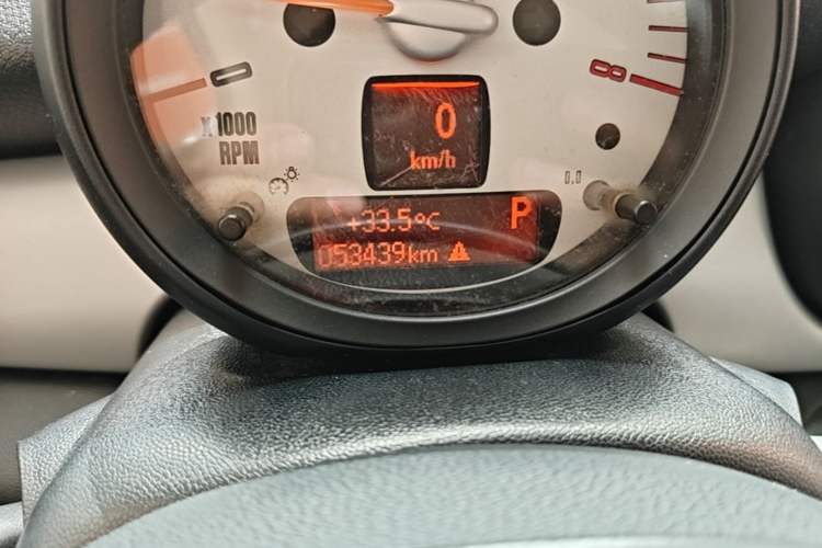 Used MINI 2011 1.6L ONE Odometer Close Up