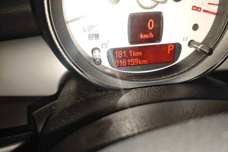 Used MINI 2011 1.6L ONE Odometer Close Up