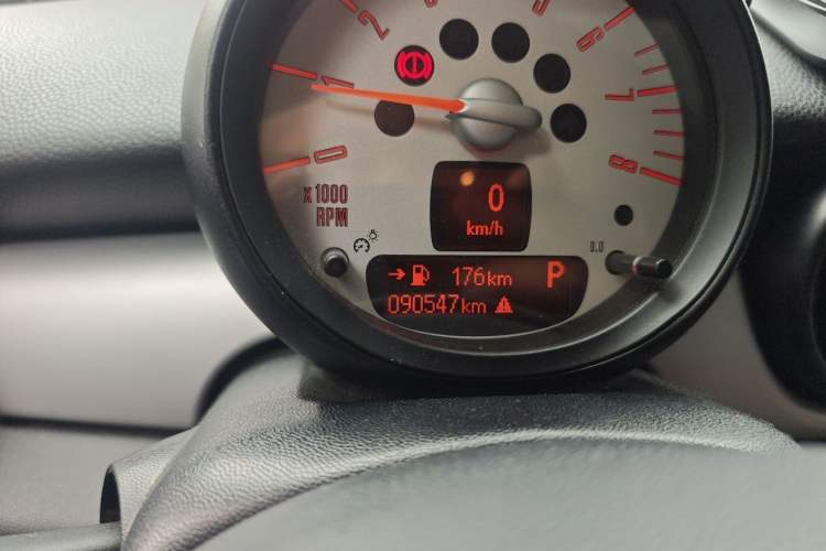 Used MINI 2011 1.6L COOPER Fun Odometer Close Up