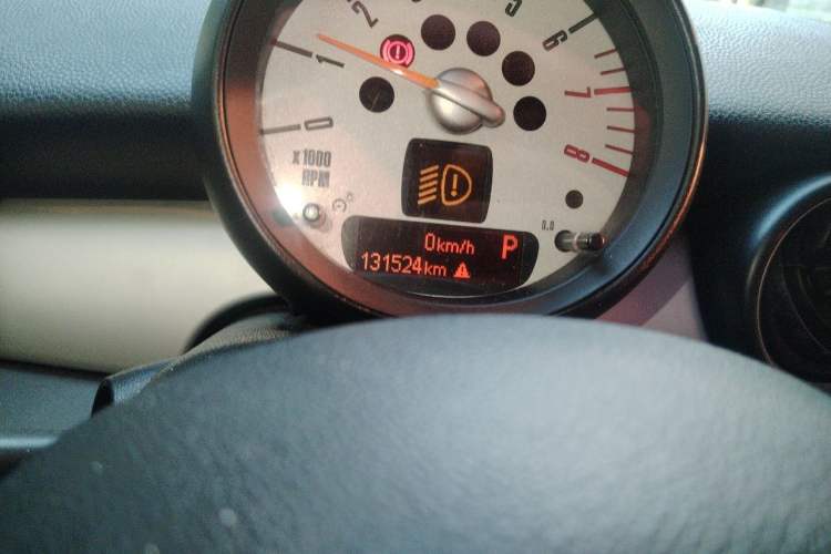 Used MINI 2011 1.6L ONE Odometer Close Up
