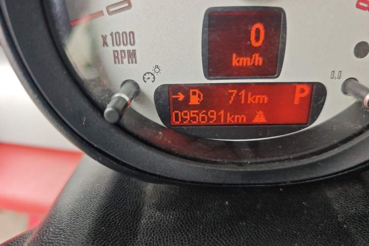 Used MINI 2011 1.6L COOPER Fun Odometer Close Up