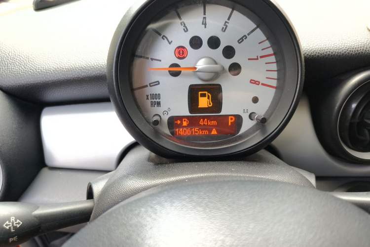 Used MINI 2011 1.6L ONE Odometer Close Up