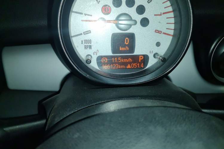 Used MINI 2011 1.6L ONE Odometer Close Up