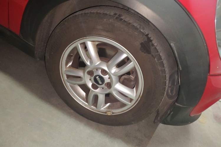 Used MINI 2011 1.6L ONE Right Front Wheel Hub