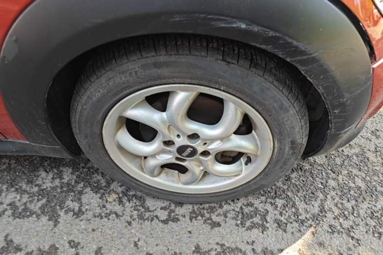 Used MINI 2011 1.6L COOPER Fun Right Front Wheel Hub
