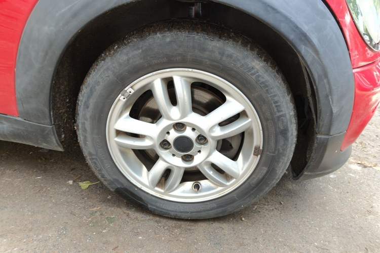 Used MINI 2011 1.6L ONE Right Front Wheel Hub