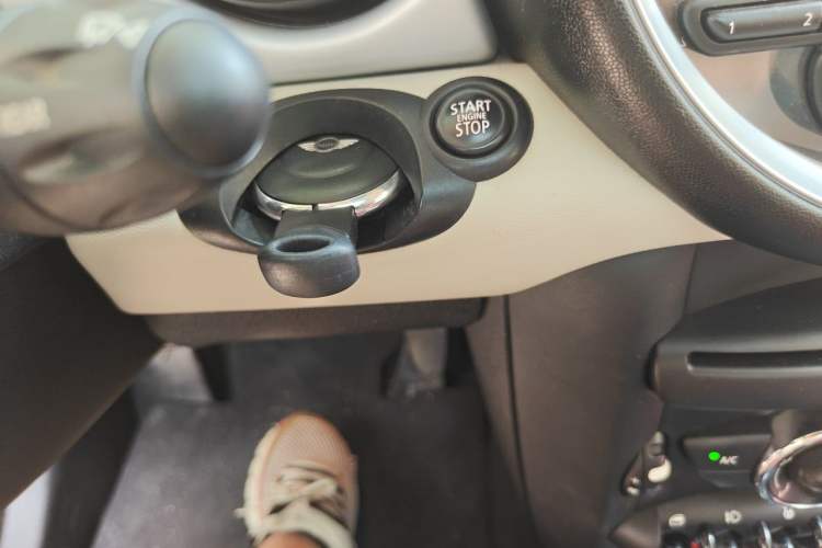Used MINI 2011 1.6L COOPER Fun Vehicle Key