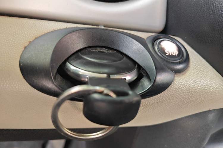 Used MINI 2011 1.6L COOPER Fun Vehicle Key