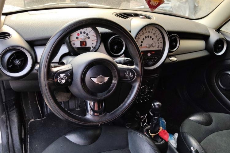 Used MINI 2011 1.6L COOPER Fun Center Console