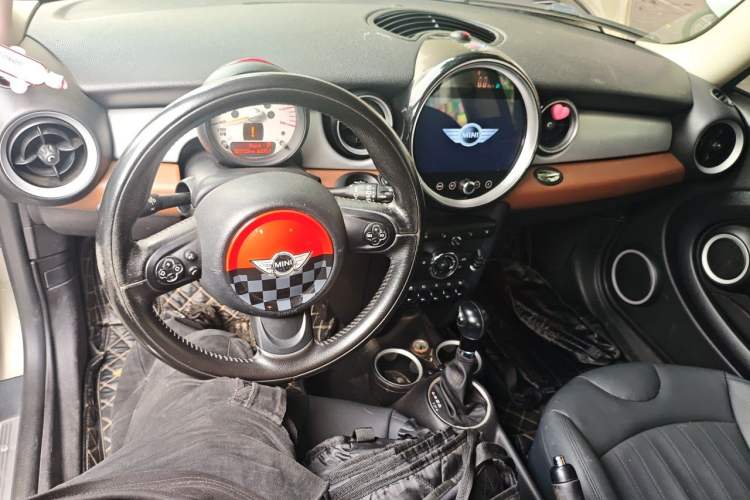 Used MINI 2011 1.6L COOPER Fun Center Console