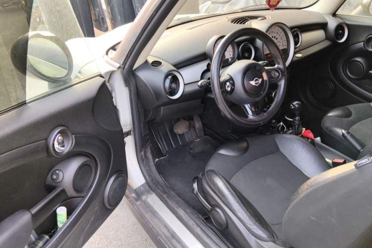 Used MINI 2011 1.6L COOPER Fun Driver Seat
