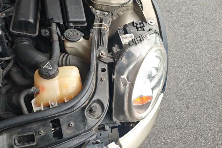 Used MINI 2011 1.6L COOPER Fun Engine Bay Left