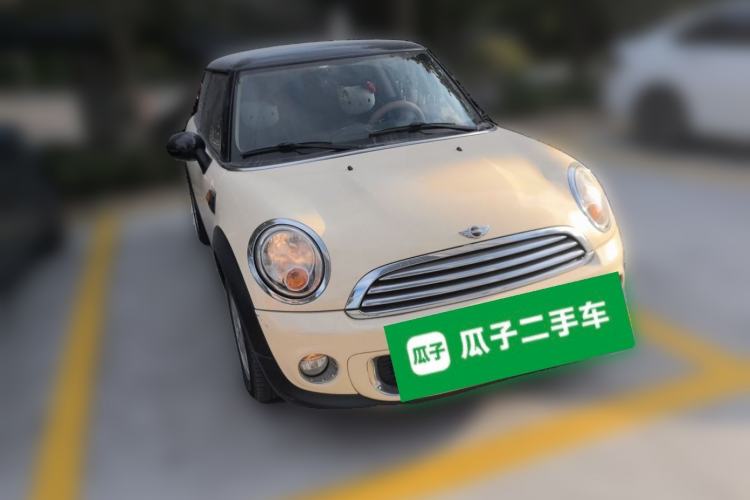 Used MINI 2011 1.6L ONE Front Right 45 Deg