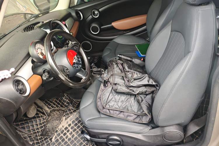 Used MINI 2011 1.6L COOPER Fun Left Front Seat