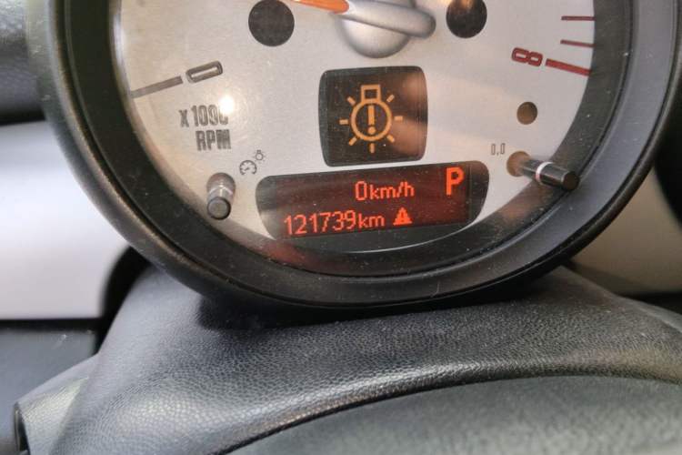 Used MINI 2011 1.6L COOPER Fun Odometer Close Up