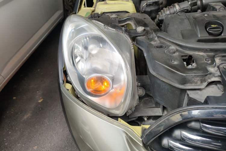 Used MINI 2011 1.6L COOPER Fun Right Front Headlight