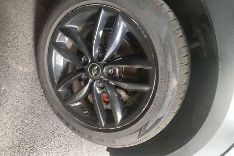 Used MINI 2011 1.6L COOPER Fun Right Front Wheel Hub