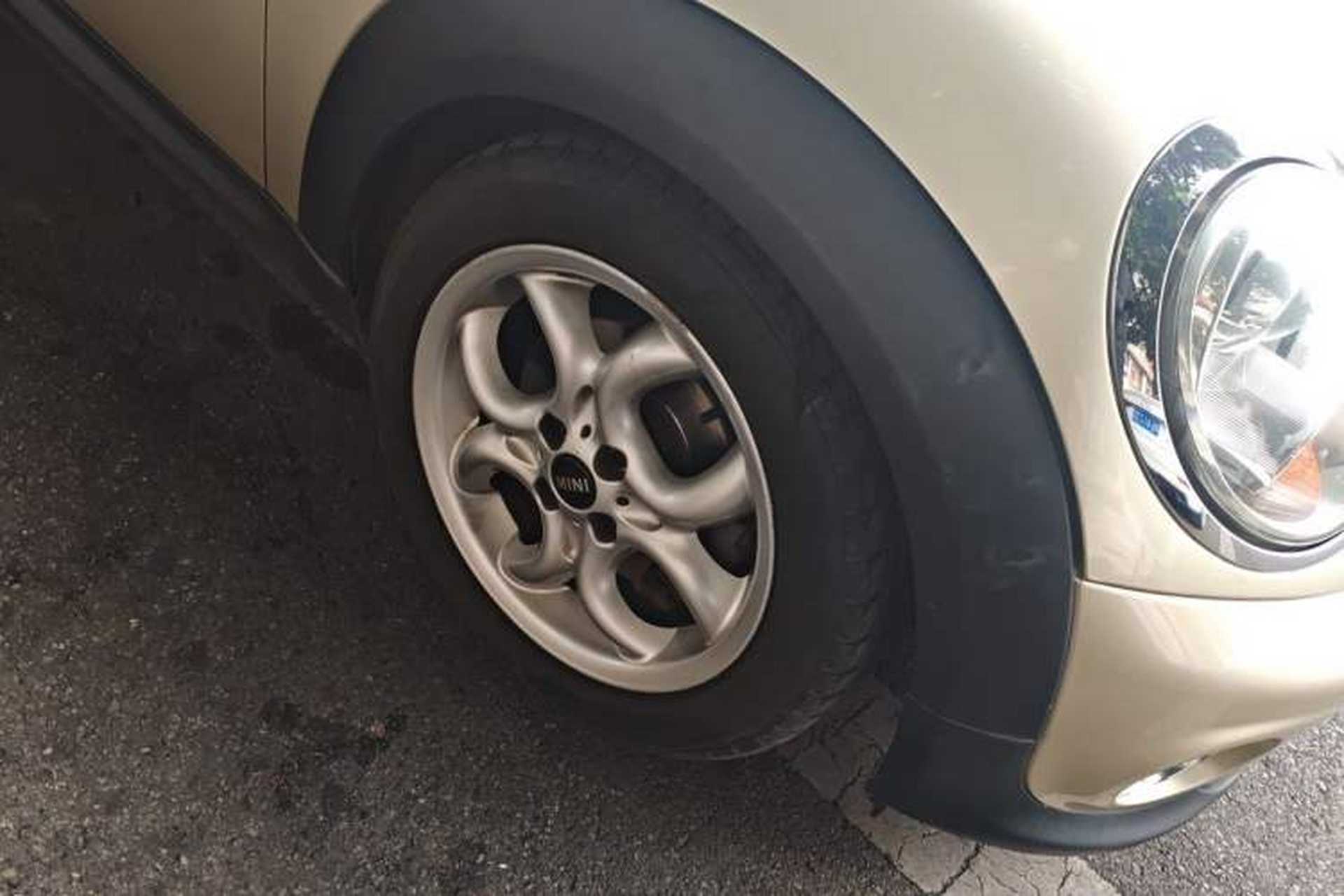 Used MINI 2011 1.6L COOPER Fun Right Front Wheel Hub