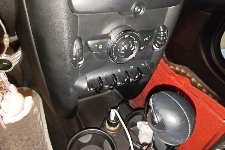 Used MINI 2011 1.6L ONE Audio And AC Panel