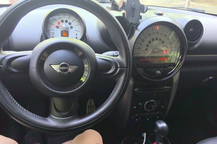 Used MINI 2011 1.6L ONE Center Console