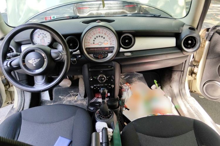 Used MINI 2011 1.6L ONE Center Console