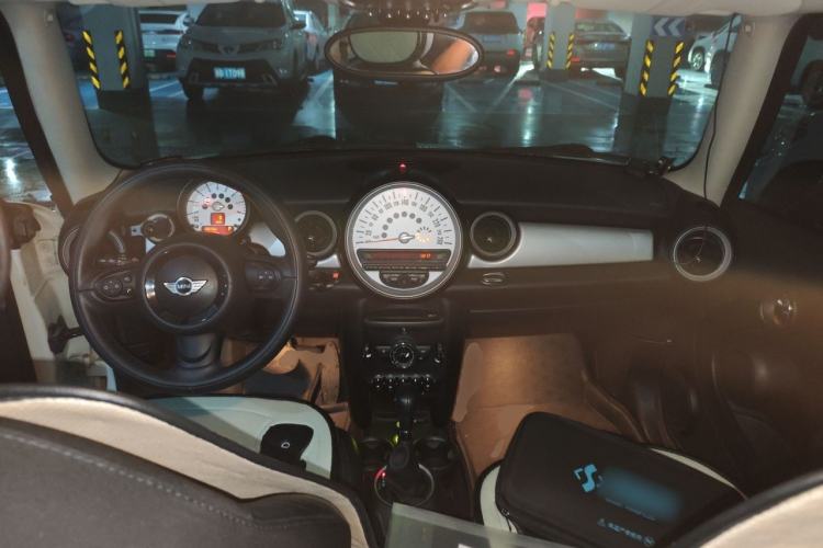Used MINI 2011 1.6L COOPER Fun Center Console
