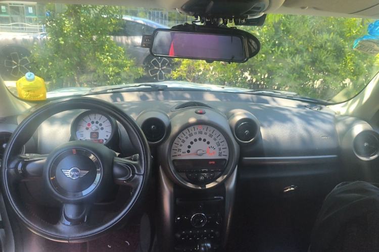 Used MINI 2011 1.6L ONE Center Console